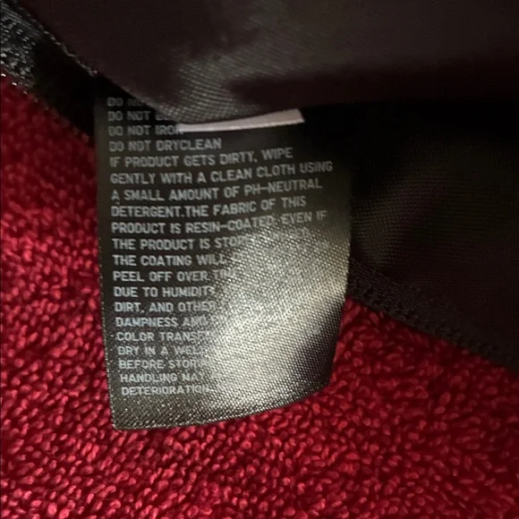 Uniqlo Small Black Crossbody Bag - Picture 6 of 9